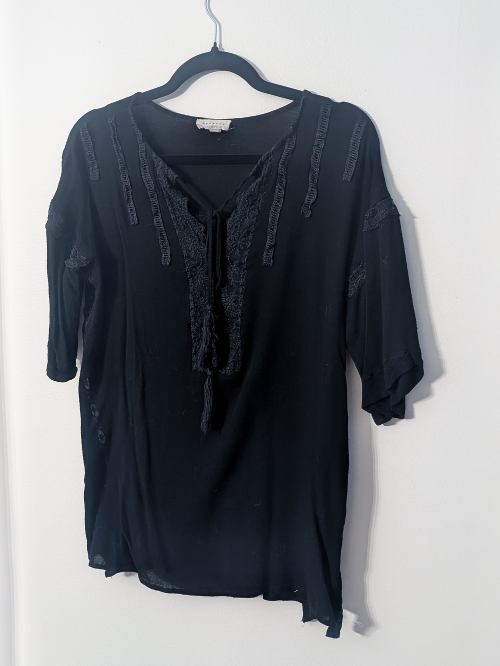 Promesa Black Tunic with Lace Tie V-Neck Size M